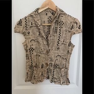 Cute graphic wrinkle top!